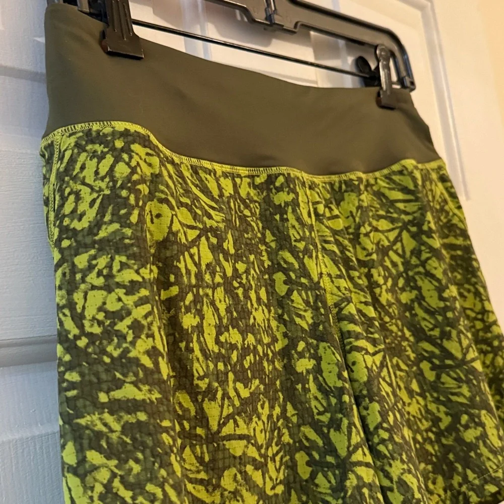 Women's REI Co-op Swiftland 5" Lined Running Shorts, size Small, Green - Picture 2 of 9